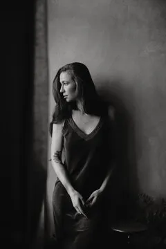 使用者查看官方優惠碼與註冊流程示意圖